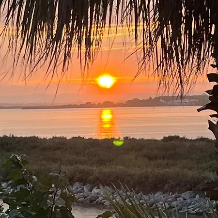 Canal House - View - Parkingair Conditioning *