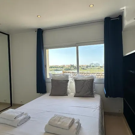 Canal House - View - Parkingair Conditioning * 팔라바 레 플로